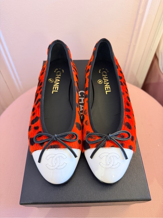 CHANEL Shoes - Chanel MÉTIERS D’ART 26 Red Orange Black White Pony Hair Animal Print Flats 37.5